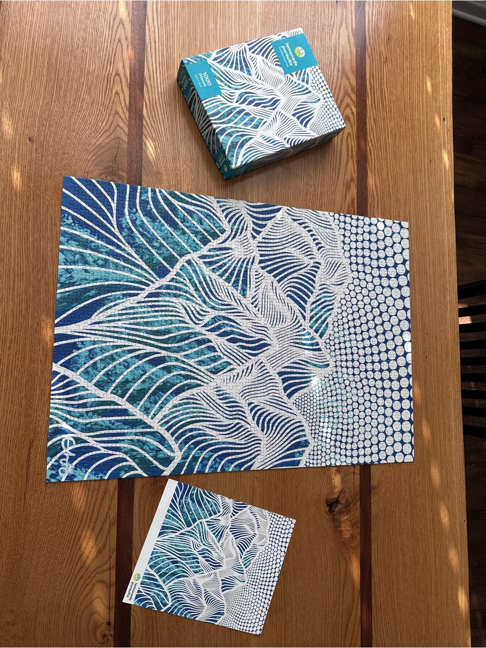 Blue & White Abstract Wave Puzzle - Home Games Puzzles